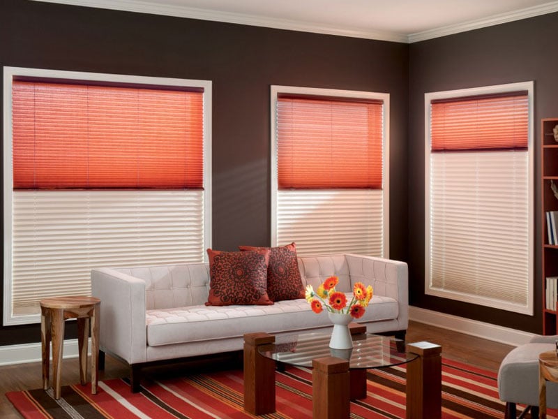 Жалюзи в омске. Плиссе Hunter Douglas. Шторы плиссе Decomatic. Шторы плиссе блэкаут. Plisse жалюзи.